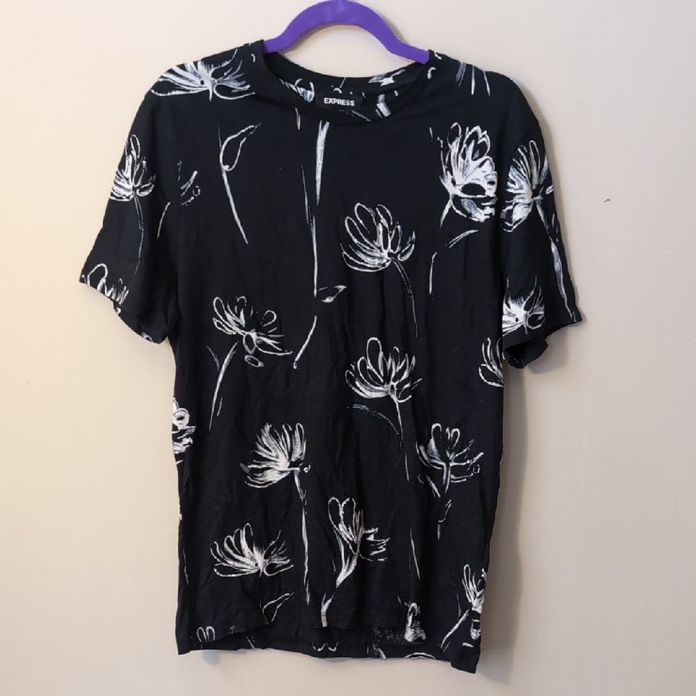 Express Black Tee with White Floral Sketch Print